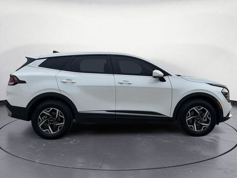 Used 2024 Kia Sportage LX image 7