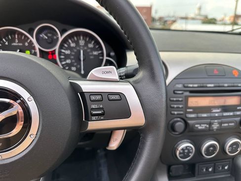 Used 2010 MAZDA MX-5 Miata Grand Touring w/ Premium Pkg RWD image 34