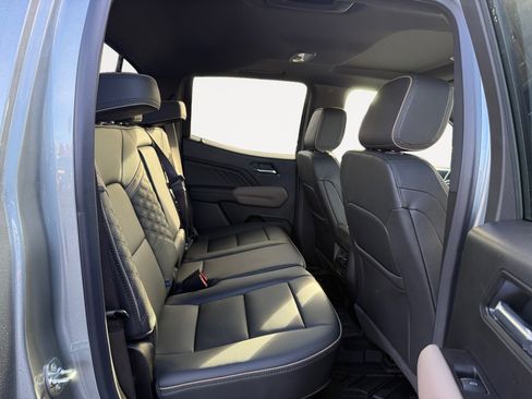 New 2026 GMC Canyon Denali image 18