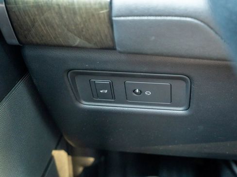 Used 2016 Land Rover Range Rover Sport SE image 31