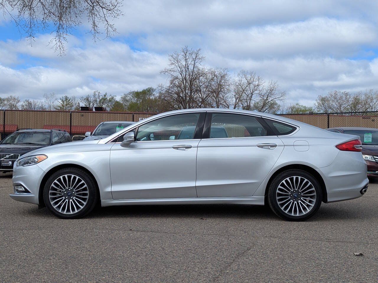 Used 2017 Ford Fusion SE w/ Fusion SE Technology Package AWD/4WD image 9