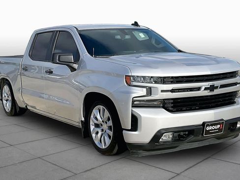 Used 2020 Chevrolet Silverado 1500 Custom w/ Custom Value Package RWD image 3