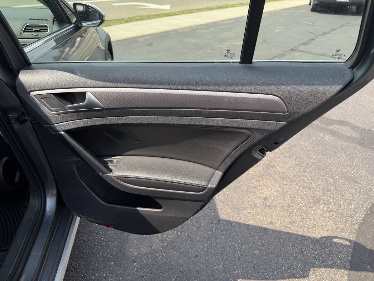Used 2019 Volkswagen Golf Alltrack SEL AWD/4WD image 17