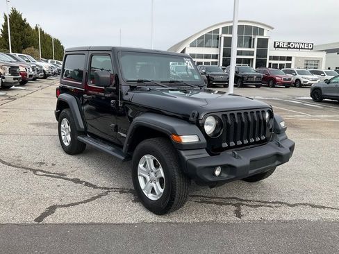Used 2021 Jeep Wrangler Sport image 3