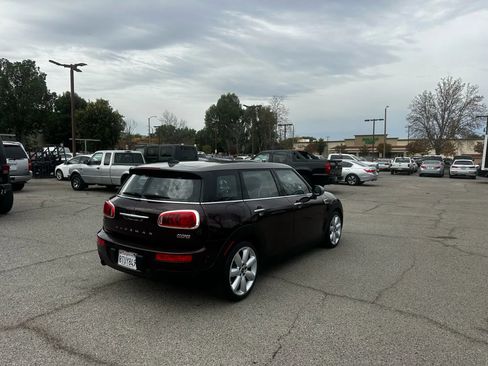 Used 2017 MINI Cooper Clubman image 5