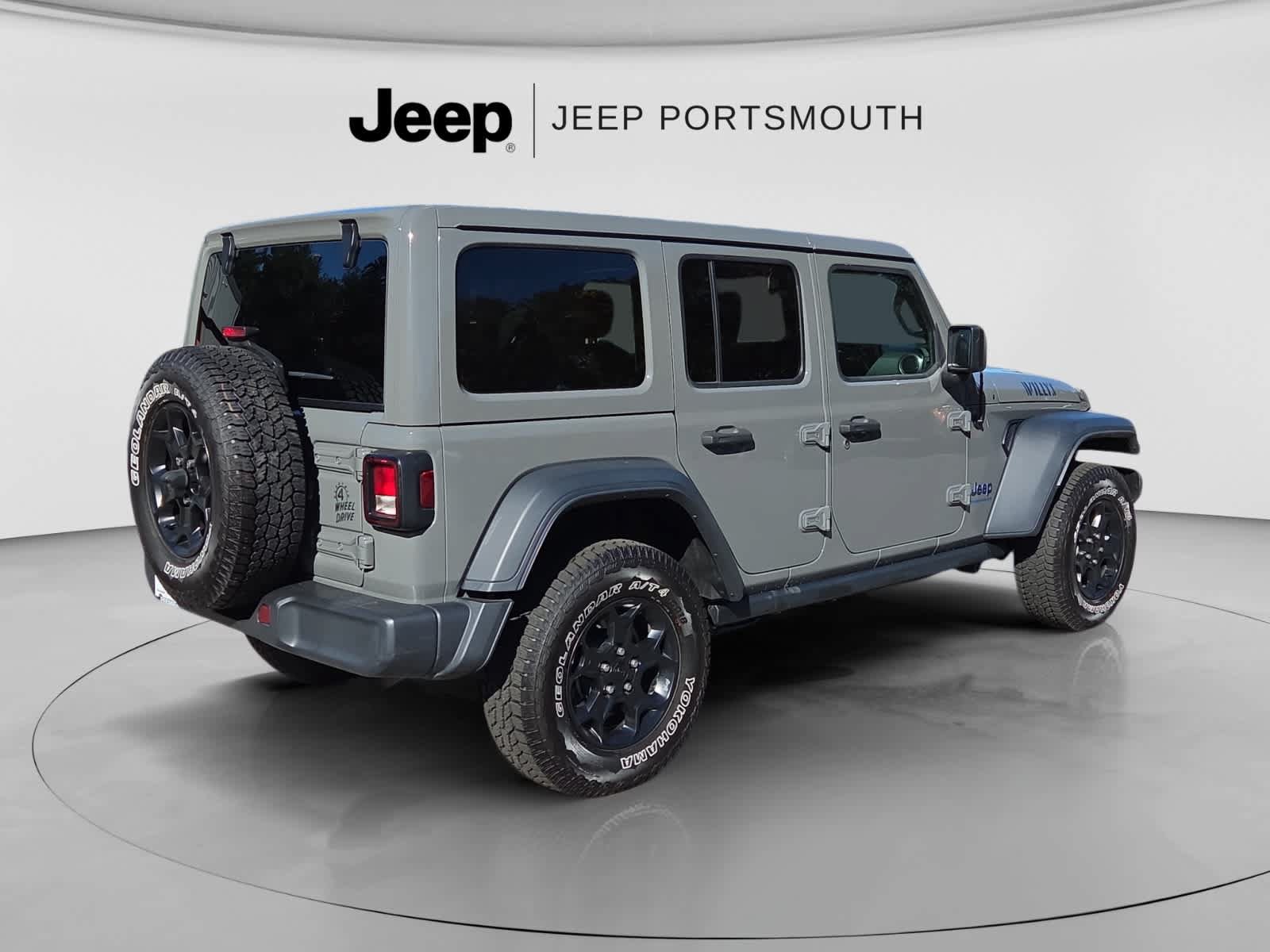 Used 2023 Jeep Wrangler Unlimited w/ Cold Weather Group AWD/4WD image 7