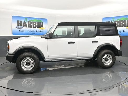 New 2025 Ford Bronco 4-Door image 2