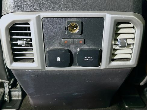 Used 2018 Ford F150 Platinum w/ Equipment Group 701A Luxury image 31