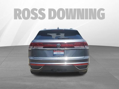 Used 2025 Volkswagen Atlas Cross Sport SE FWD image 5