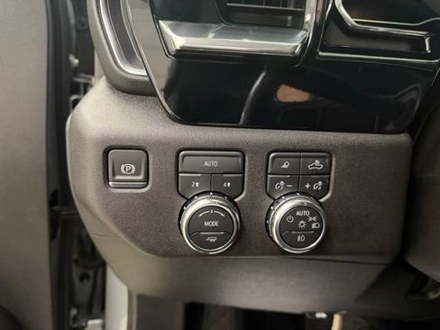 Used 2025 GMC Sierra 1500 SLT AWD/4WD image 15