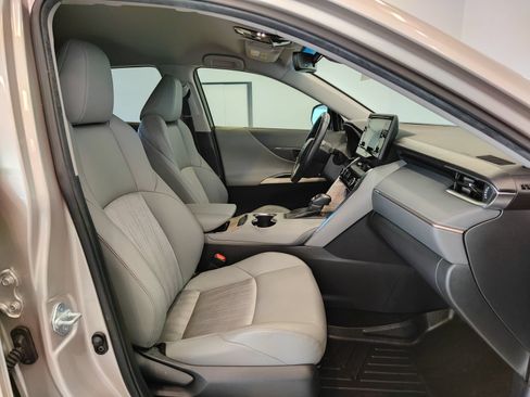 Used 2021 Toyota Venza XLE w/ Carpet Mat Package (TMS) AWD/4WD image 20
