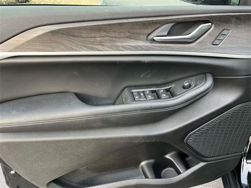 New 2025 Jeep Grand Cherokee L Limited w/ Luxury Tech Group II image 22