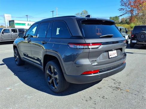 New 2025 Jeep Grand Cherokee Limited w/ Luxury Tech Group II image 6