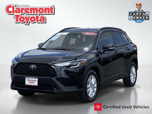 Certified 2025 Toyota Corolla Cross LE image 1