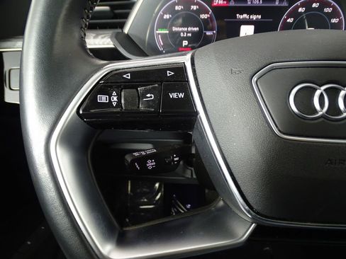 Used 2021 Audi e-tron Premium Plus image 24