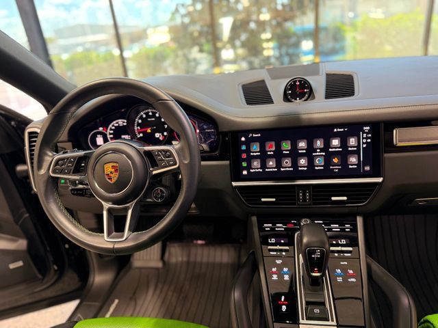 Used 2023 Porsche Cayenne Platinum Edition AWD/4WD image 26