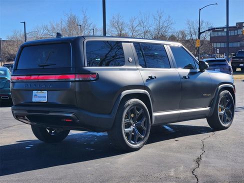 Used 2025 Rivian R1S Premium image 3