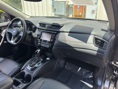 Used 2019 Nissan Rogue SL AWD/4WD image 13