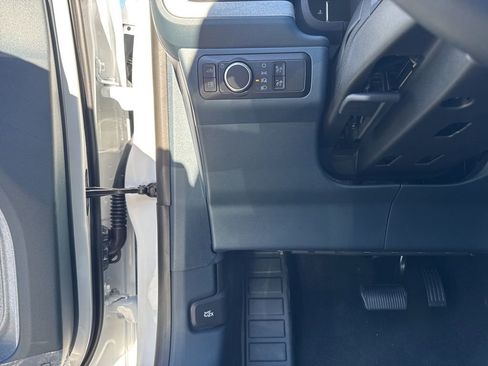 New 2025 Ford Maverick XLT image 12