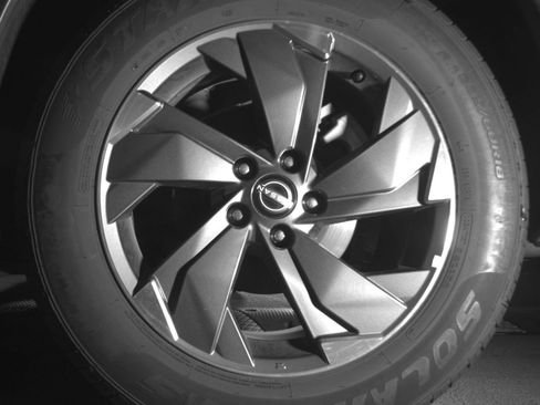 Used 2025 Nissan Rogue SV FWD image 17