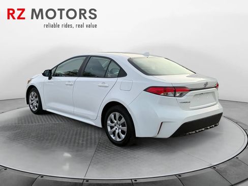 Used 2023 Toyota Corolla LE FWD image 3
