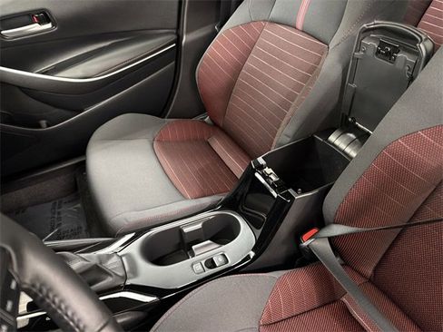 Used 2025 Toyota Corolla SE image 21