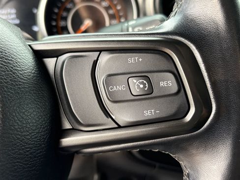 Used 2021 Jeep Gladiator Sport AWD/4WD image 21