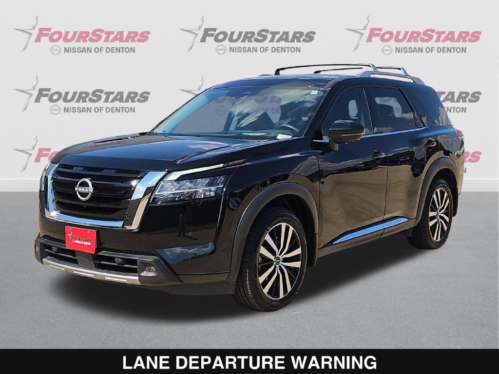 Used 2024 Nissan Pathfinder Platinum w/ Cargo Package FWD image 9