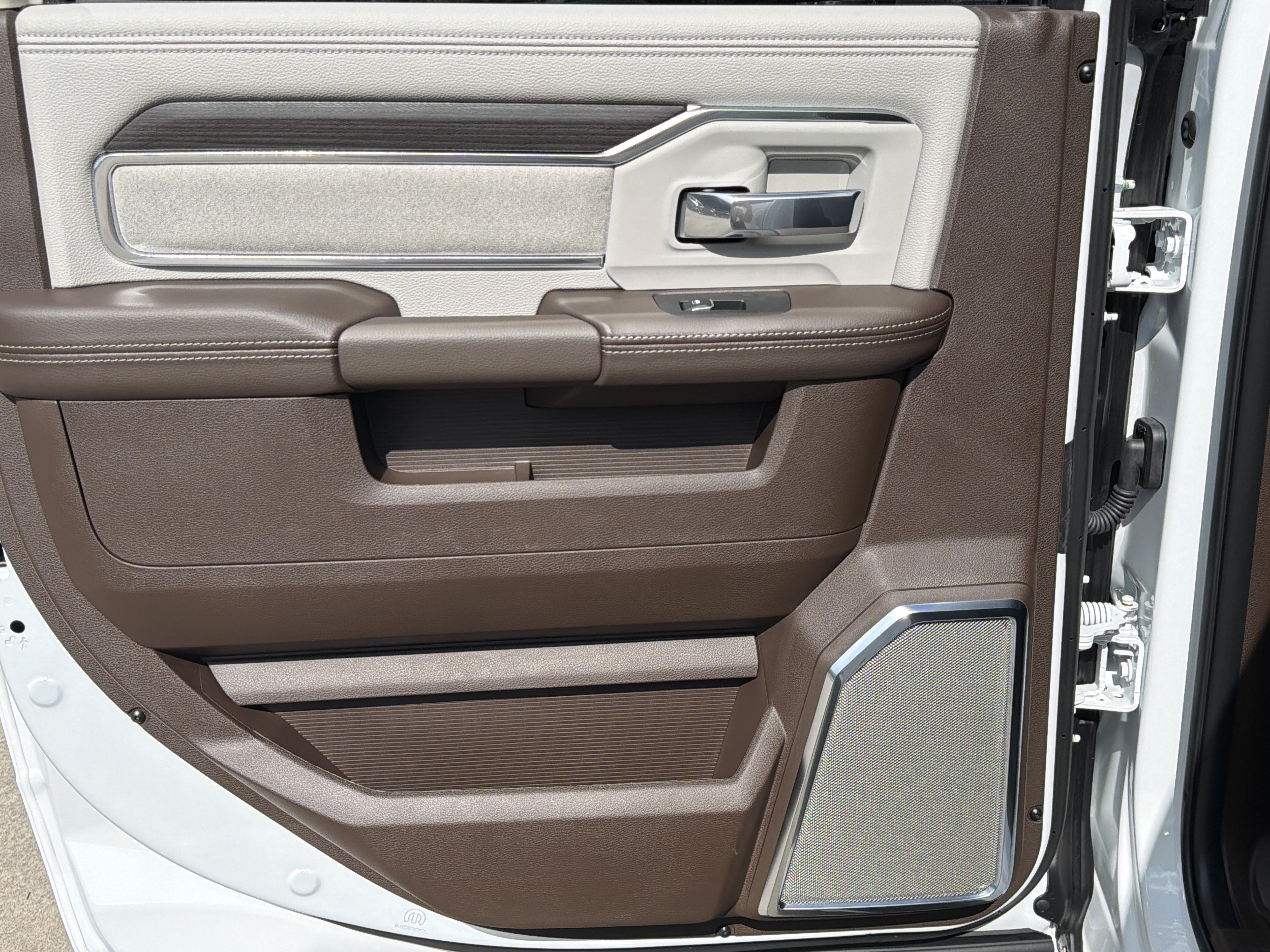 Used 2026 RAM 2500 Laramie AWD/4WD image 21