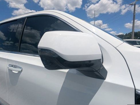 Used 2024 GMC Yukon Denali RWD image 13