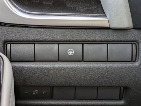 Used 2023 Nissan Rogue SV image 26