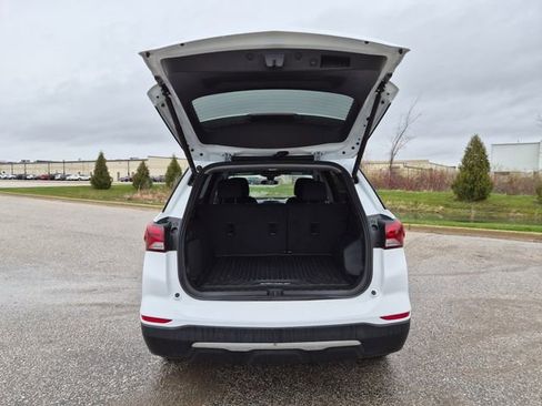 Used 2024 Chevrolet Equinox LT FWD image 10
