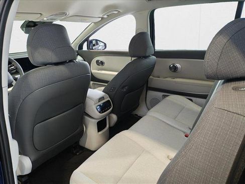 New 2026 Hyundai Ioniq 9 SE AWD/4WD image 16