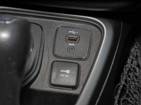 Used 2020 Jeep Compass Latitude w/ Popular Equipment Group AWD/4WD image 22