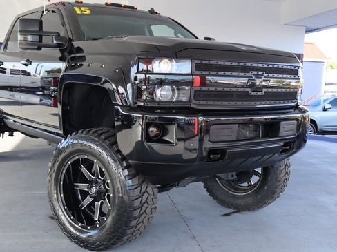 Used 2015 Chevrolet Silverado 2500 LTZ image 2