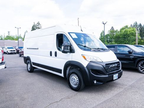 Used 2026 RAM ProMaster 2500 w/ Convenience Group FWD image 23