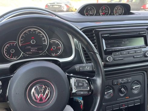 Used 2014 Volkswagen Beetle R-Line FWD image 17