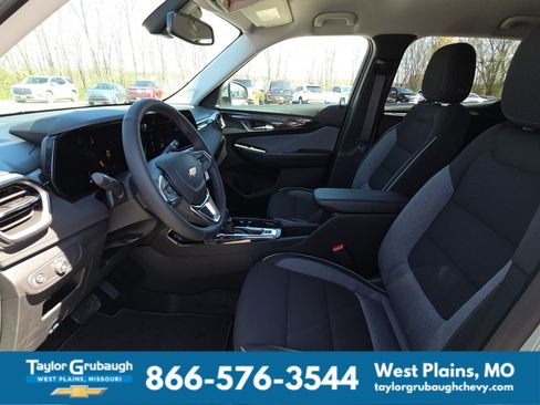 New 2026 Chevrolet TrailBlazer LT w/ Convenience Package FWD image 15