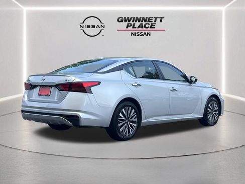 Certified 2024 Nissan Altima 2.5 SV FWD image 25