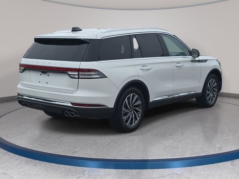 New 2026 Lincoln Aviator AWD image 5