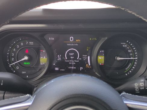 Used 2025 Jeep Wrangler Unlimited Sahara w/ Safety Group AWD/4WD image 29