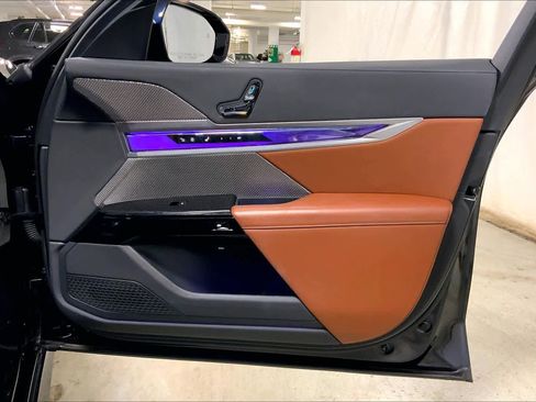 Certified 2023 BMW 760i xDrive image 23