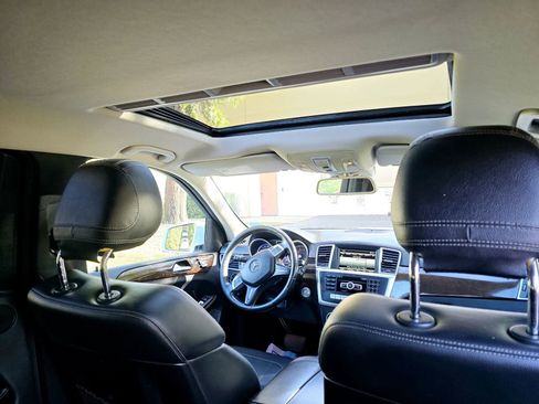 Used 2015 Mercedes-Benz GL 450 4MATIC w/ Lighting Package image 39