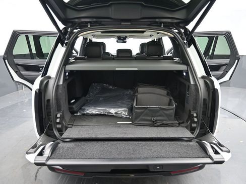 New 2025 Land Rover Range Rover SE AWD/4WD image 16