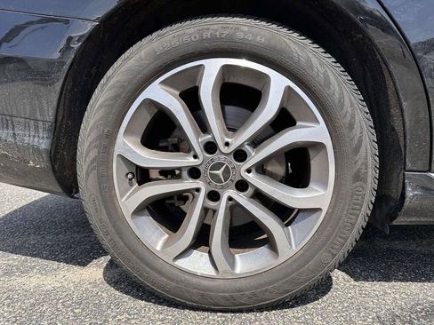 Used 2018 Mercedes-Benz C 300 4MATIC Sedan image 6