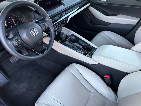 Used 2025 Honda Accord EX-L image 10
