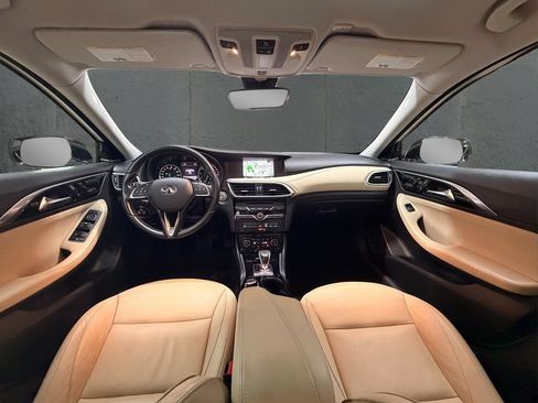 Used 2018 INFINITI QX30 Premium w/ Navigation Package AWD/4WD image 31