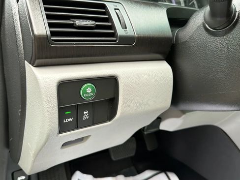Used 2015 Honda Accord EX-L image 34