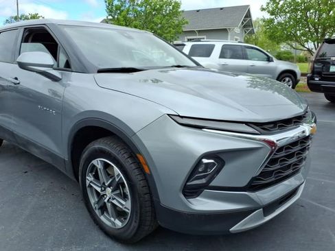 Used 2025 Chevrolet Blazer LT FWD image 8
