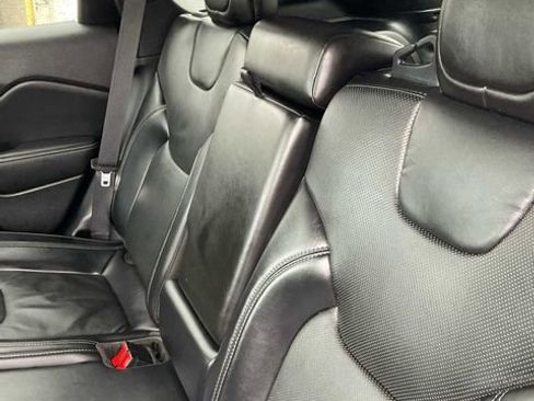 Used 2021 Jeep Cherokee Limited AWD/4WD image 48